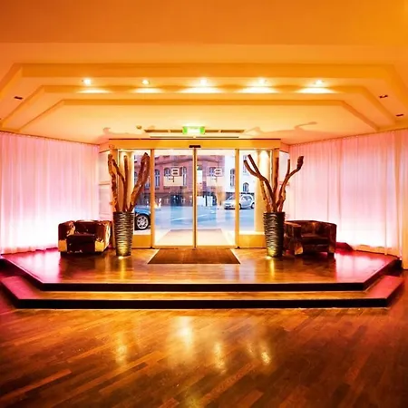 فندق Bristol - Frankfurt - Station 4*