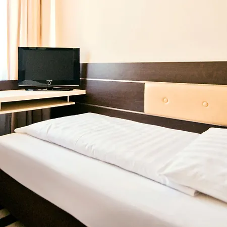 Bristol Hotel 4*