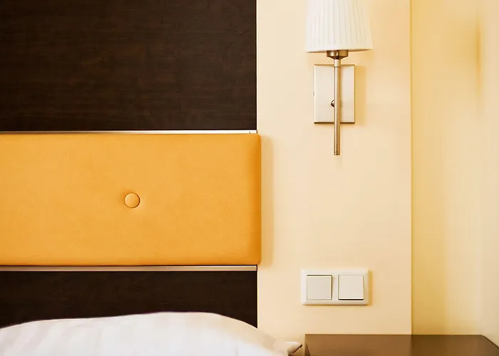 Bristol - Frankfurt Centre - 4*