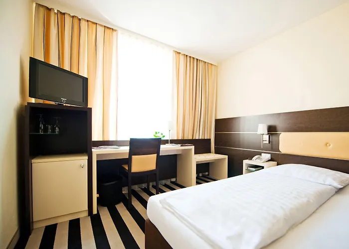 Bristol - Frankfurt Centre - Hotel 4*