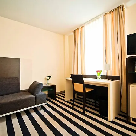 Hotell Bristol - Frankfurt Centre -