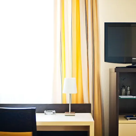 Bristol - Frankfurt Centre - Hotell 4*