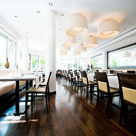 Bristol - Frankfurt Centre - Hotell 4*