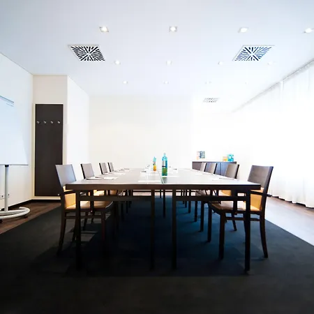 Hotell Bristol - Frankfurt Centre - 4*