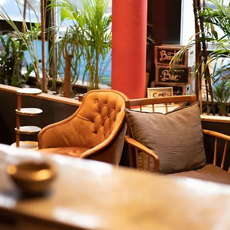 Bristol - Frankfurt Centre - 4*